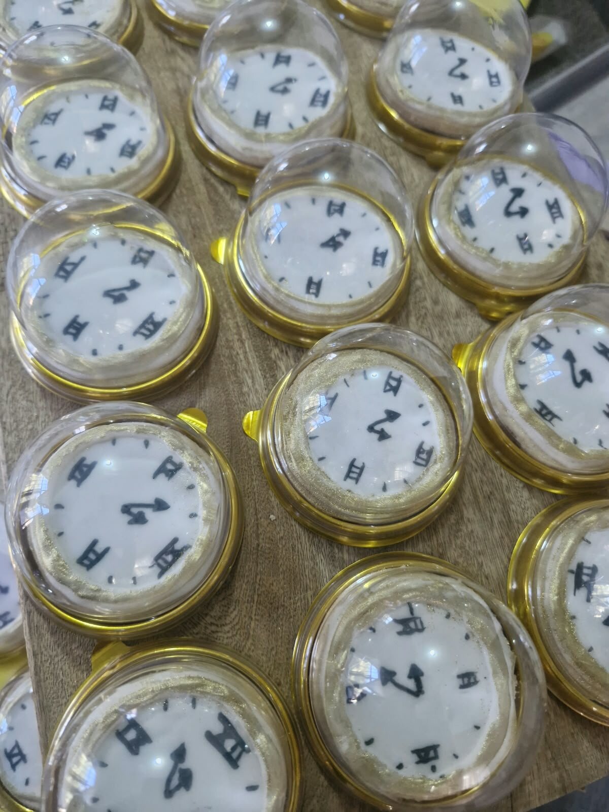 Postres de reloj en domo