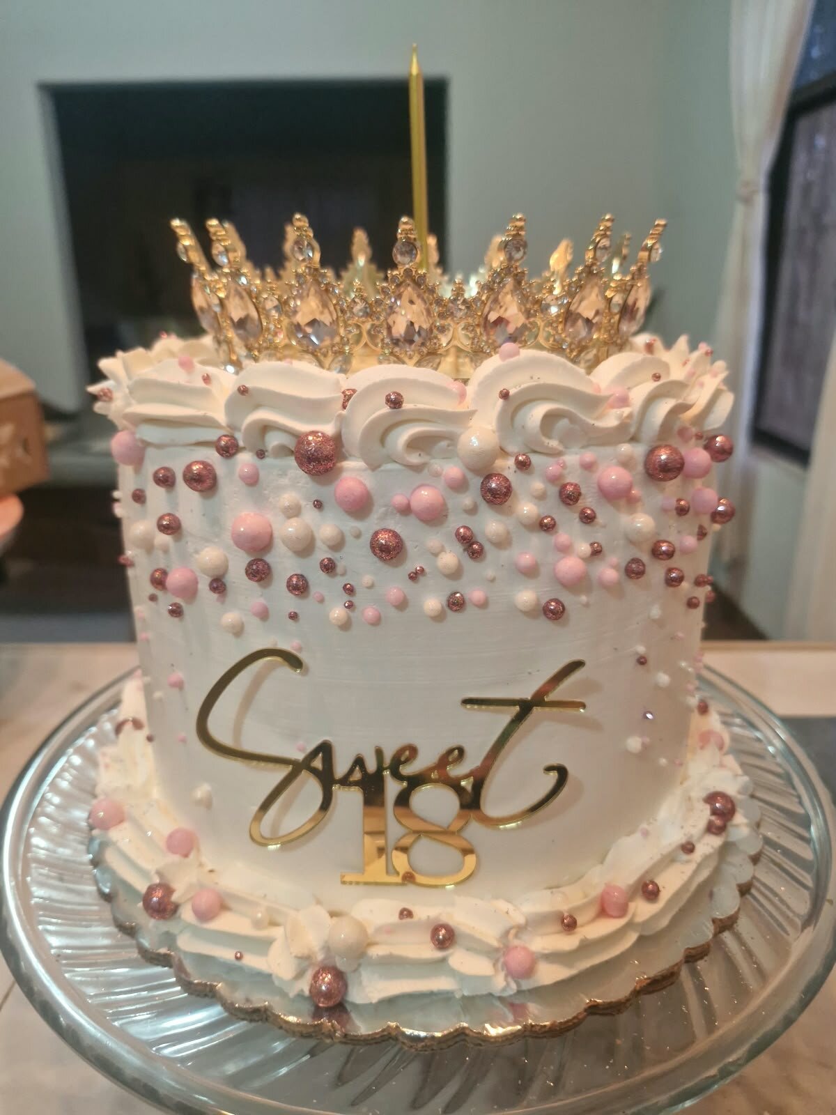Pastel Sweet 18 con corona