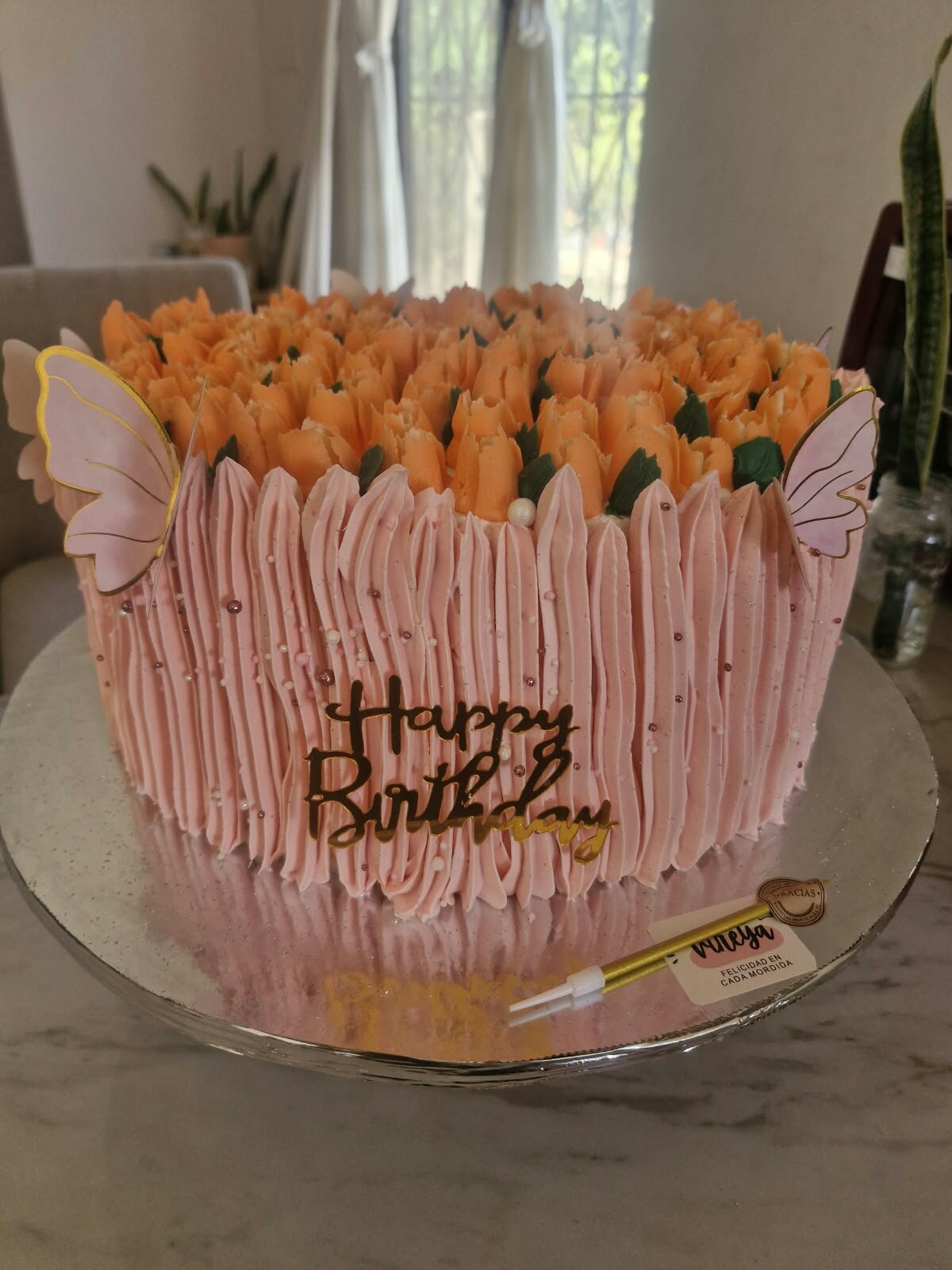 Tulipanes y mariposas