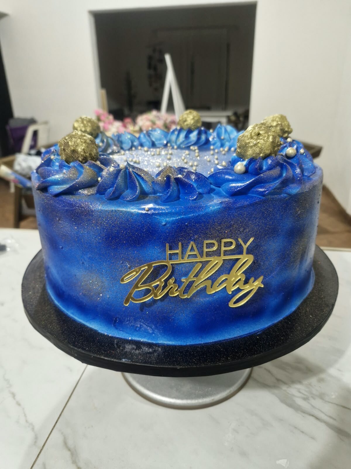 Azul y dorado