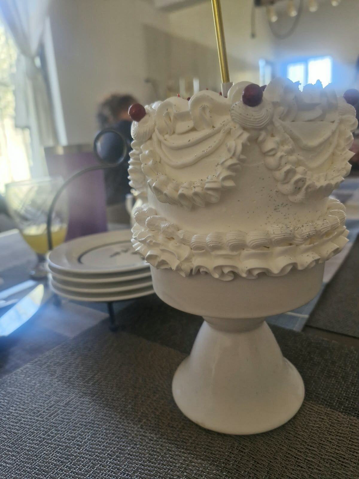 Vintage blanco en pedestal